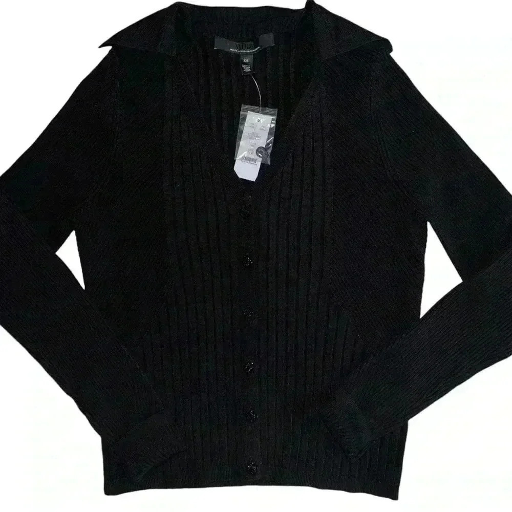White House Black Market black v neck shirt buttons size xs nwt